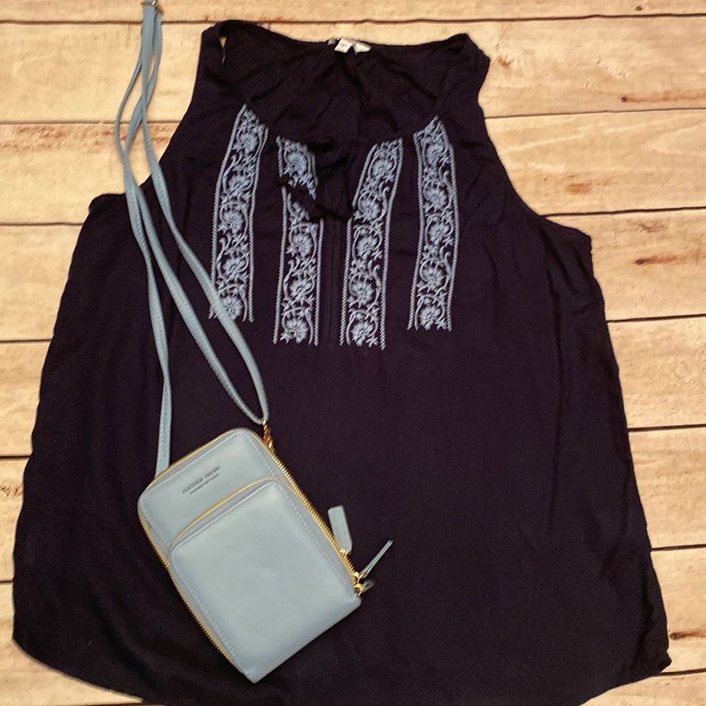 SONOMA size Large navy blue top!